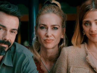 ¿Cómo hemos llegado a esto? protagonizada por Macarena Gómez y Kira Miró